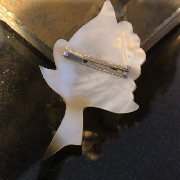 Brooches - Picture 2 of 2